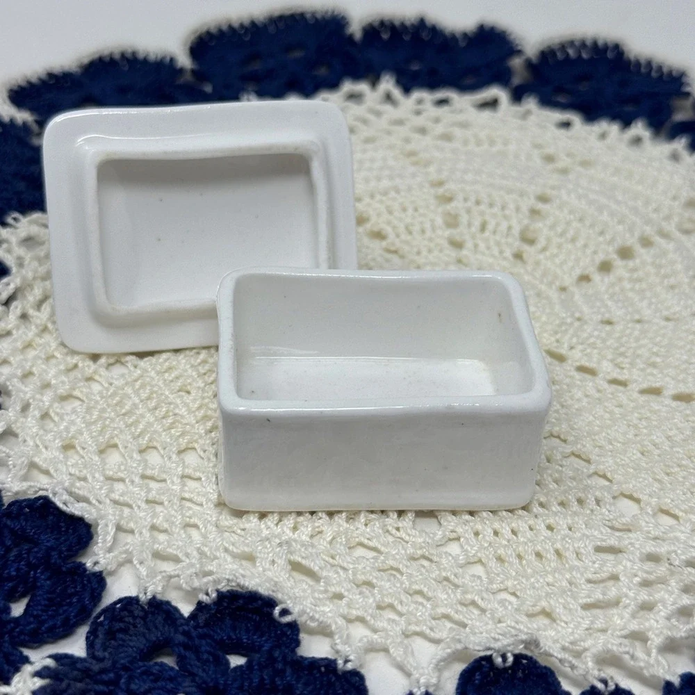 Artone England Hand Painted Bone China Trinket Box White Hibiscus Flower Vintage